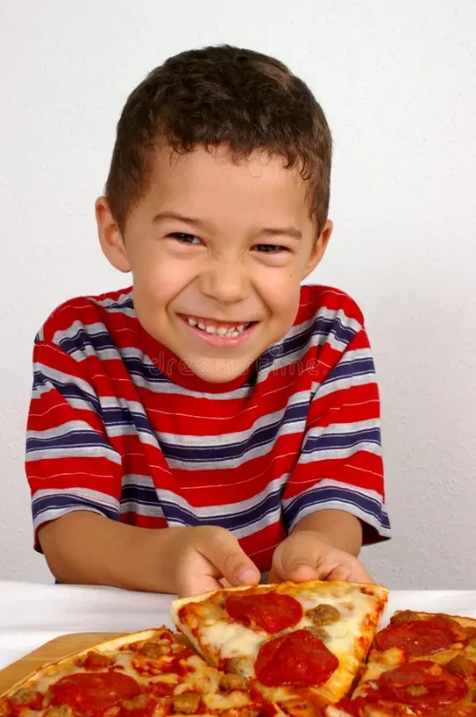 boy-ready-to-eat-pizza-3755851.webp