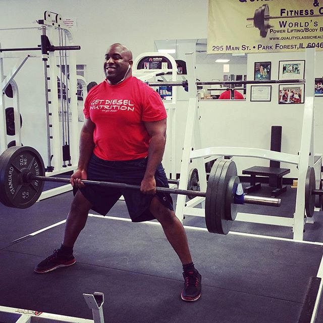 chuck-deadlift.jpg