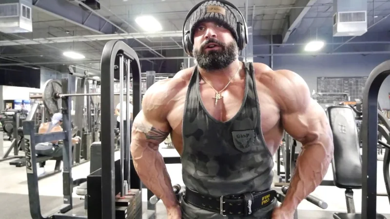 Muscle-Discord-Guy-Cisternino-Feuding.webp