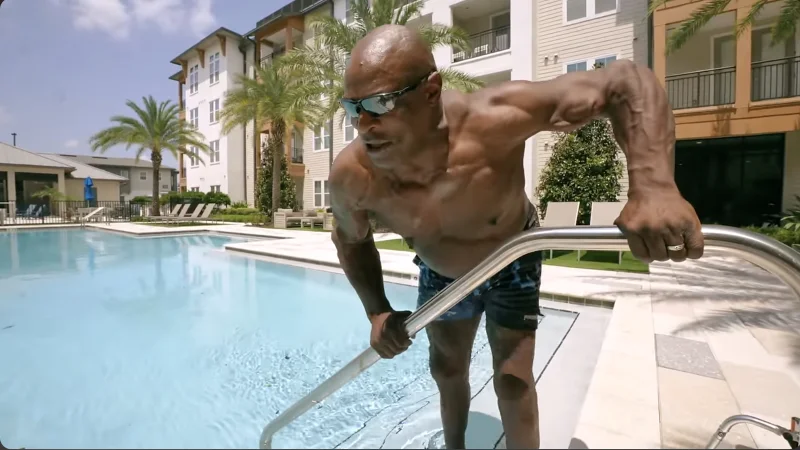 ronnie-coleman-pool.webp