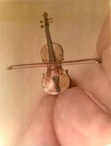 Smallest-Violin.jpg
