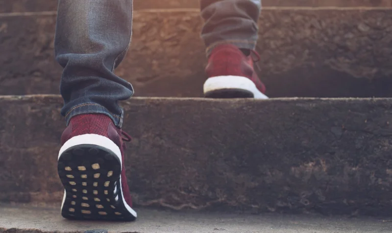 The-Benefits-of-Walk-and-Talk-Therapy.webp