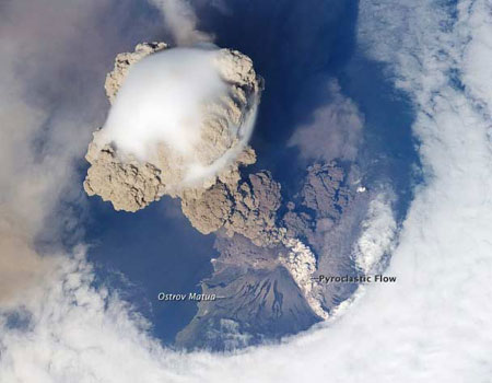 volcano-eruption-from-space-5693-1245856702-5.jpg