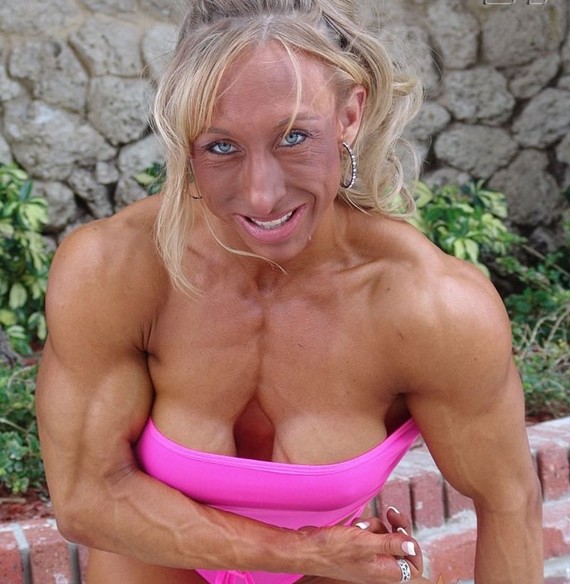 weird-female-bodybuilder02.jpg