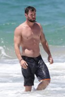 Chris-Hemsworth-Shirtless.jpg