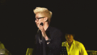 42659a4c6cb44e0f5fe7a450018cef5a-micdrop14.gif